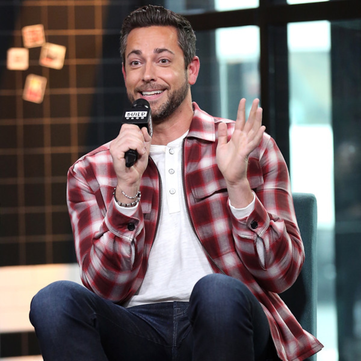 Zachary Levi Sings Tangled Song To Hospital Patient E News